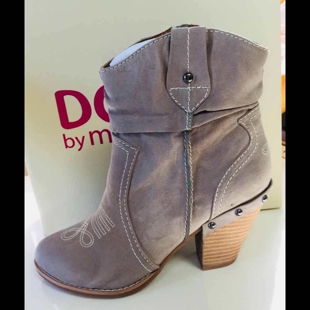 Dolce by Mojy Moxie Menzie Taupe Ankle Boots 9 NEW